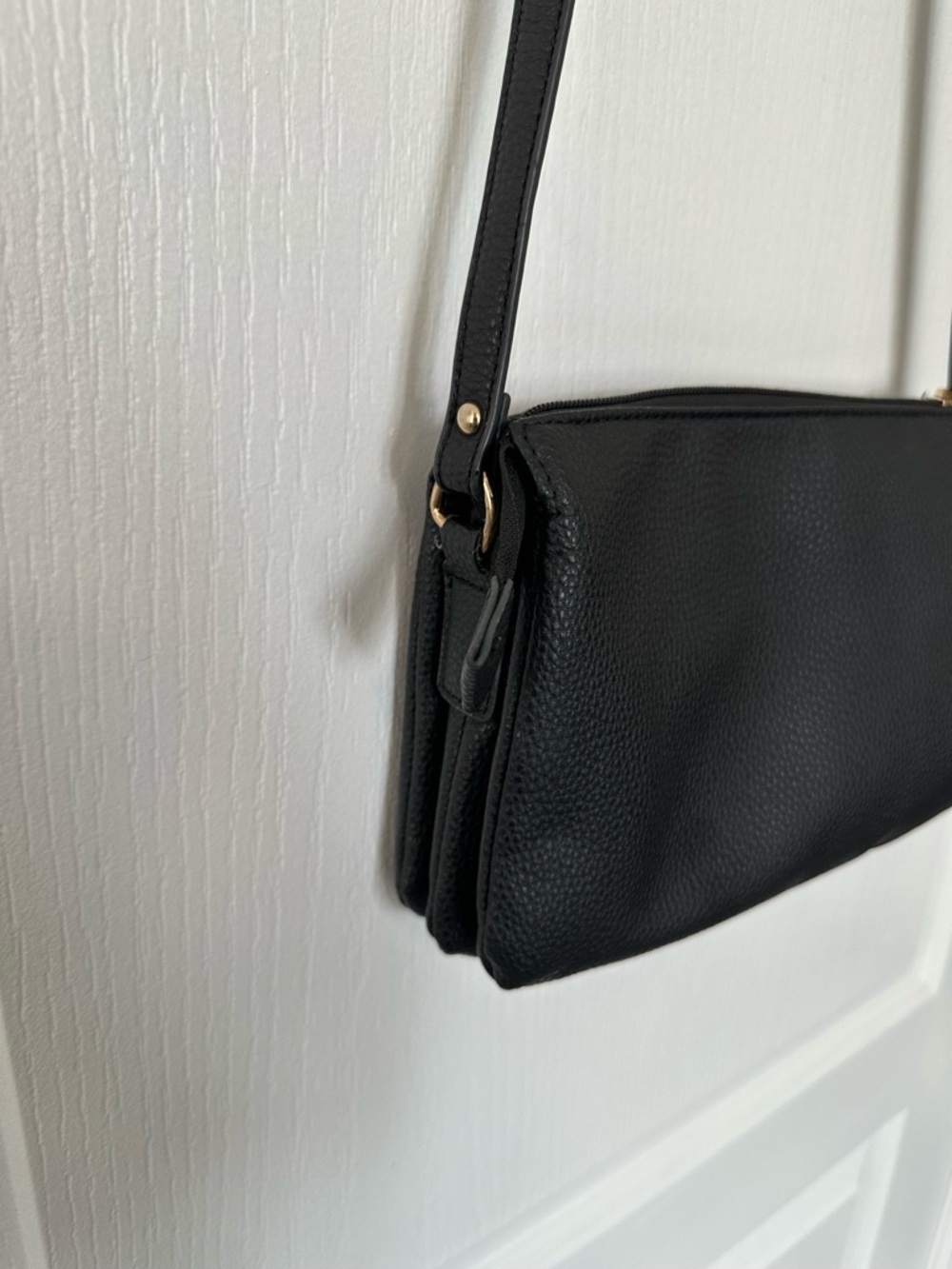 Seven Days Vegan Leather Black Crossbody Bag - Minimalist Shoulder Purse - Picture 4 of 11